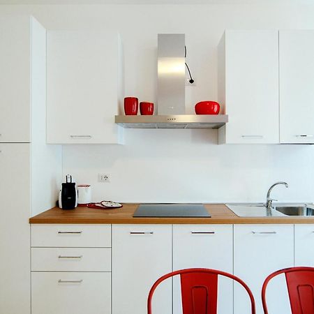 Dodo Red - The House Of Travelers Apartment Como Exterior photo