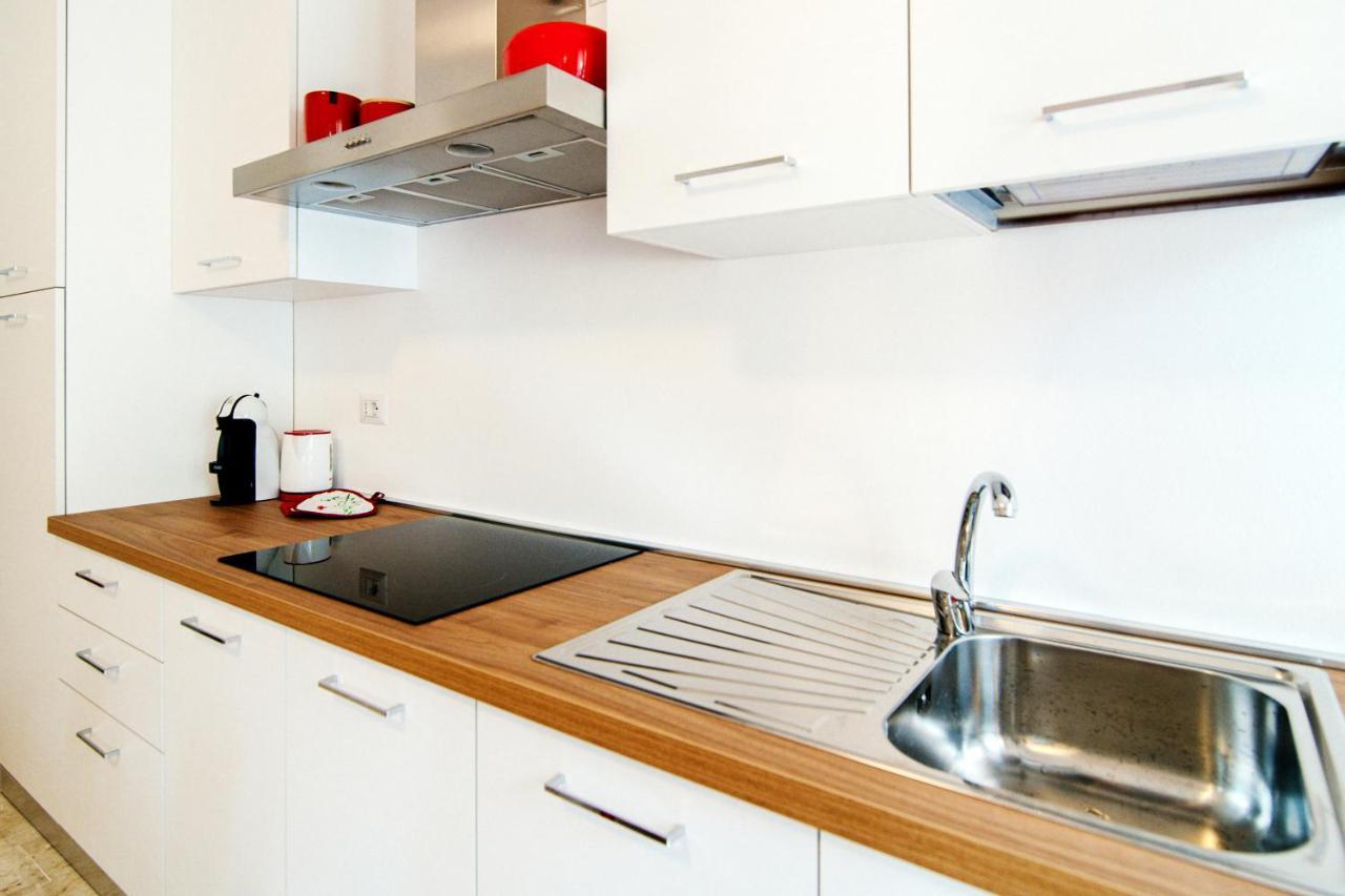 Dodo Red - The House Of Travelers Apartment Como Exterior photo
