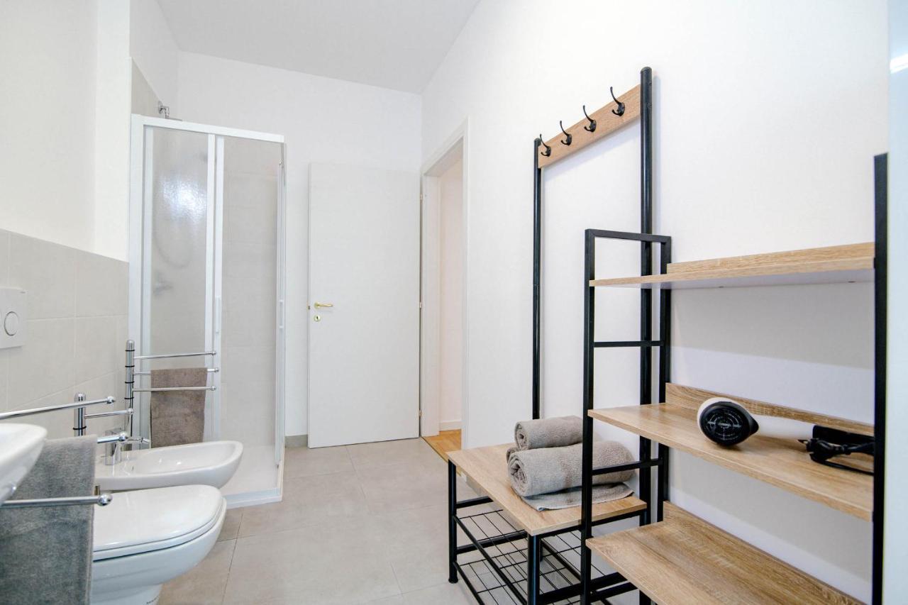 Dodo Red - The House Of Travelers Apartment Como Exterior photo