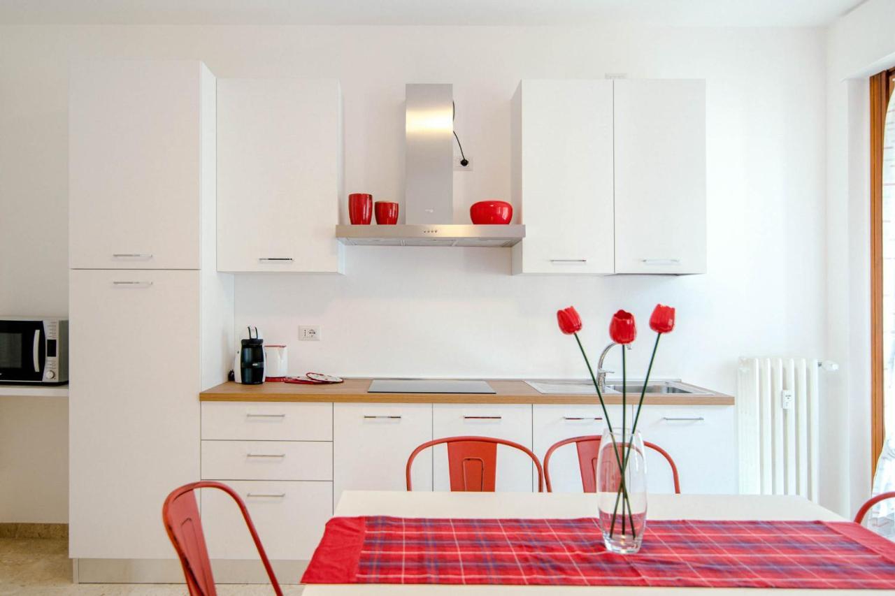 Dodo Red - The House Of Travelers Apartment Como Exterior photo