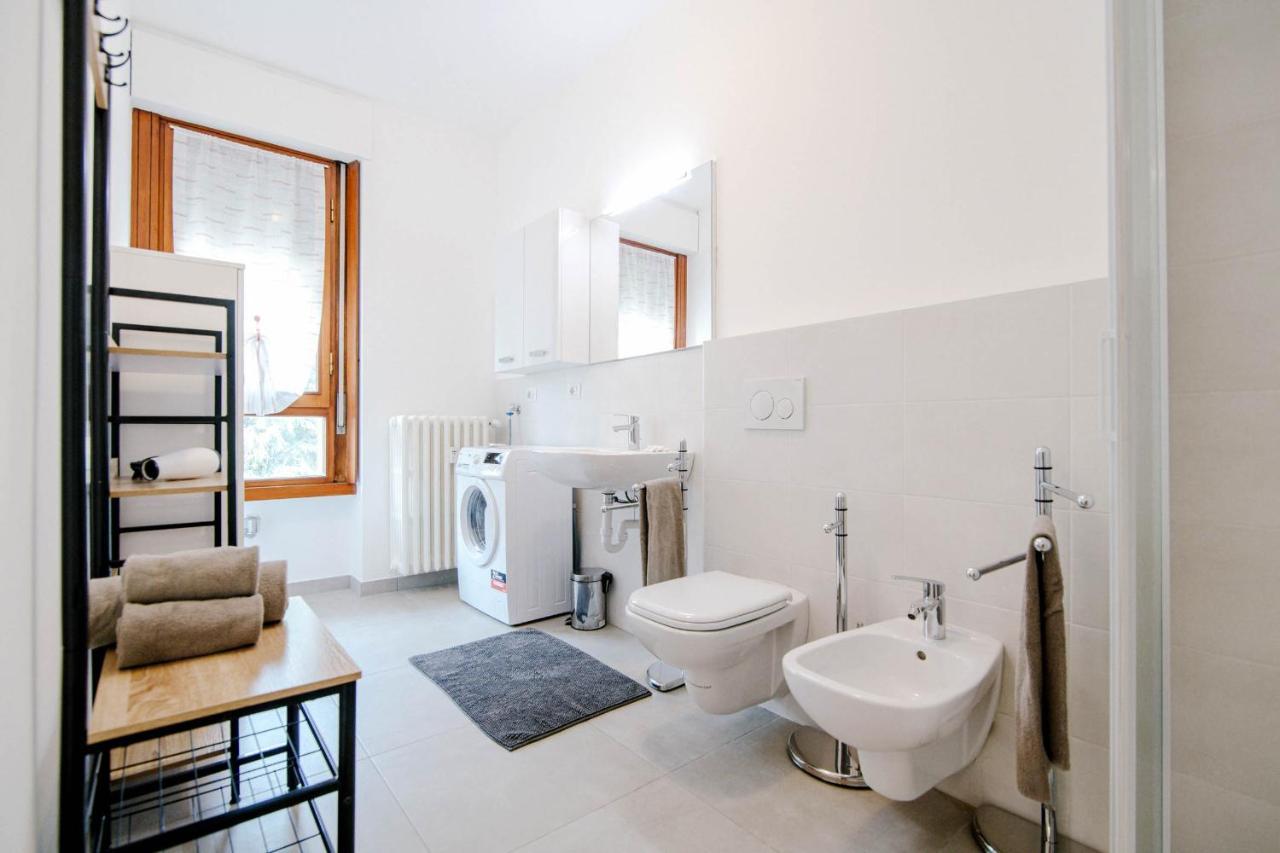 Dodo Red - The House Of Travelers Apartment Como Exterior photo