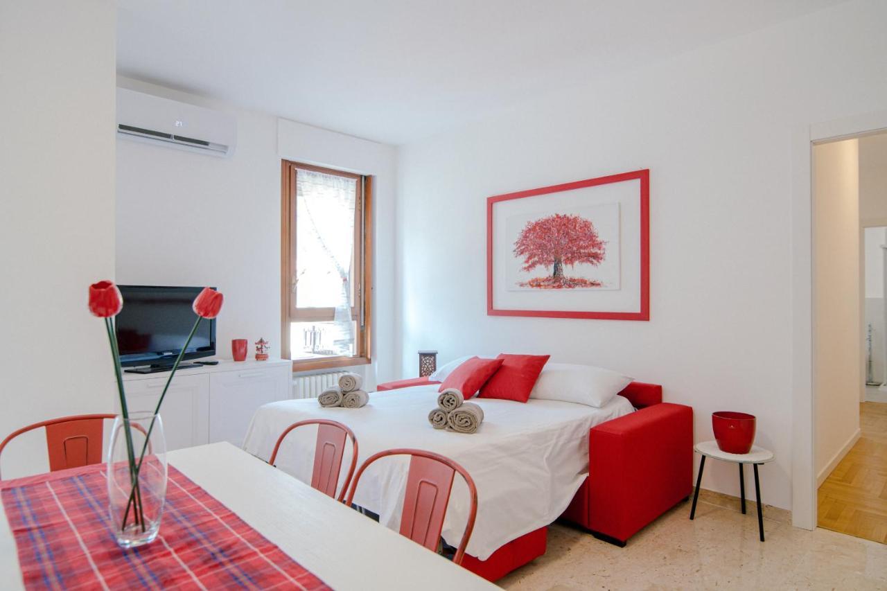 Dodo Red - The House Of Travelers Apartment Como Exterior photo