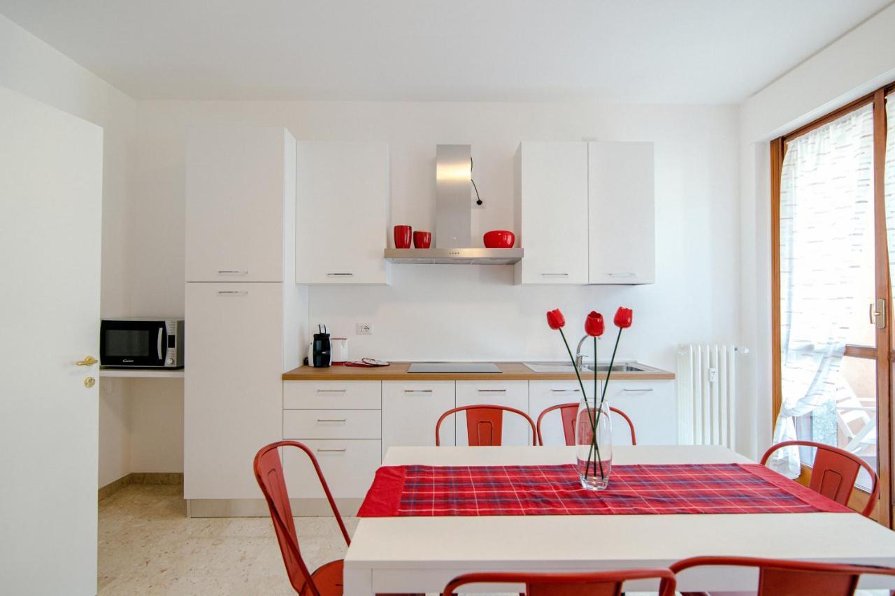 Dodo Red - The House Of Travelers Apartment Como Exterior photo