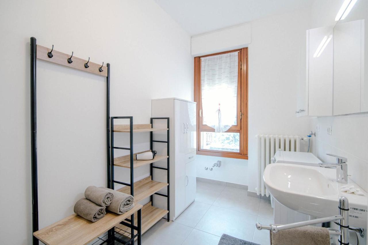Dodo Red - The House Of Travelers Apartment Como Exterior photo