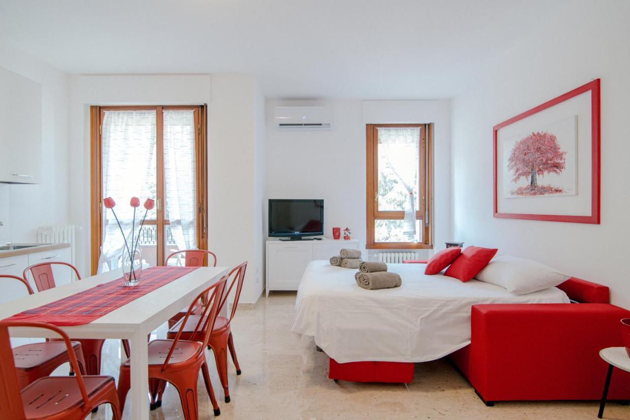 Dodo Red - The House Of Travelers Apartment Como Exterior photo