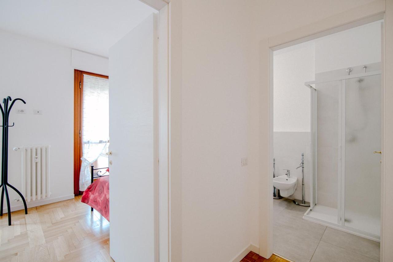 Dodo Red - The House Of Travelers Apartment Como Exterior photo